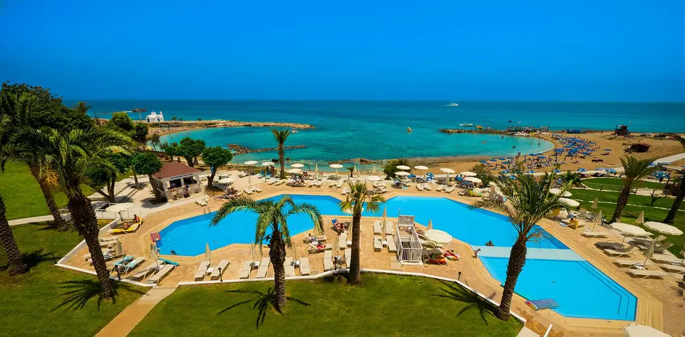 Aparthotel Myro – Androu