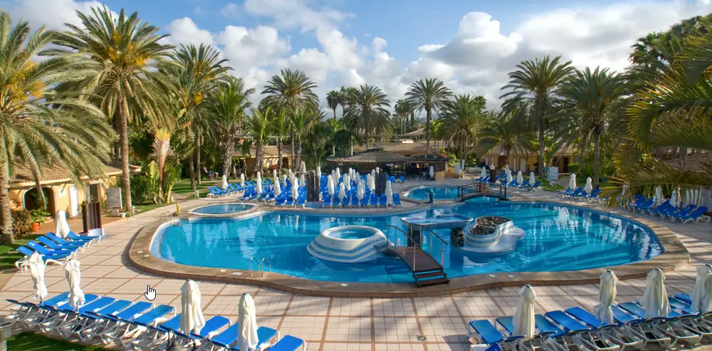 Aparthotel Suites & Villa Resort by Dunas