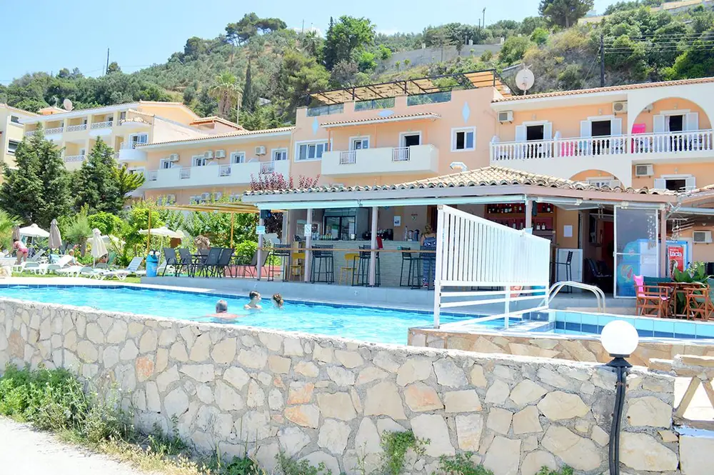 App. Agoulos Inn
