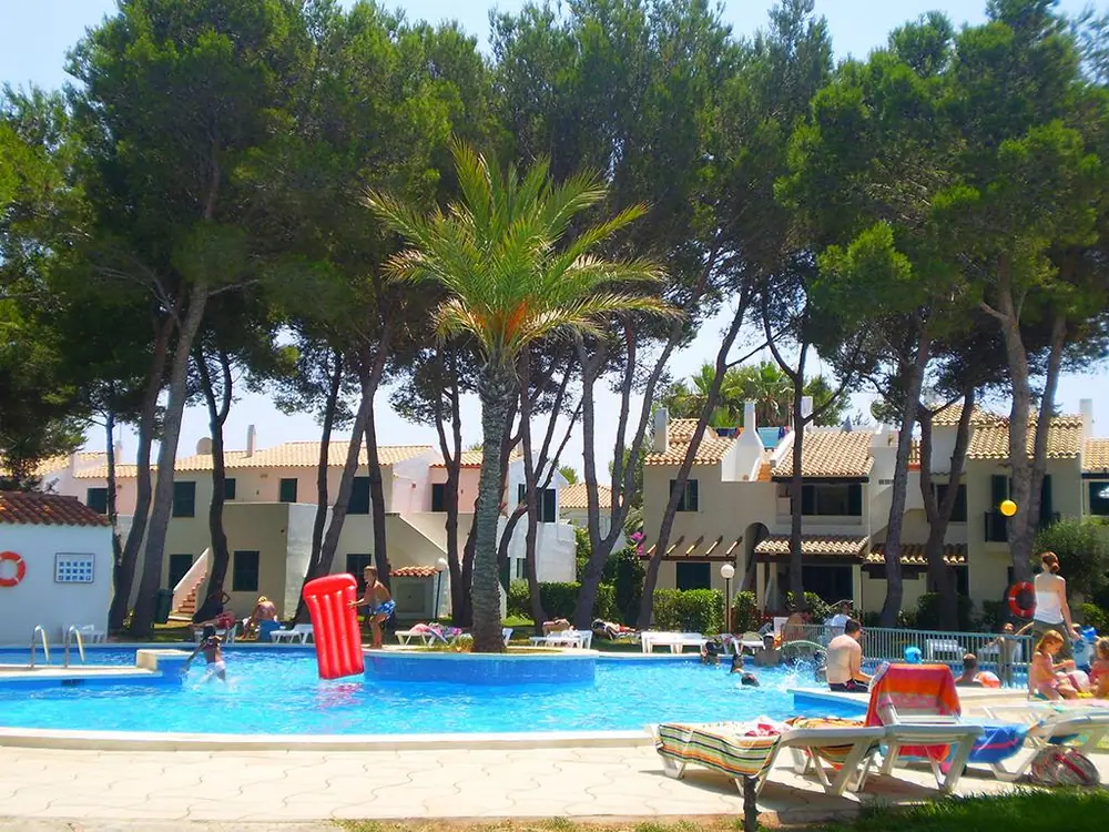App. Las Brisas I & II