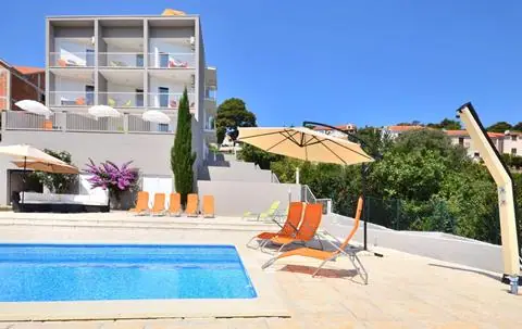 Bretia Apartments