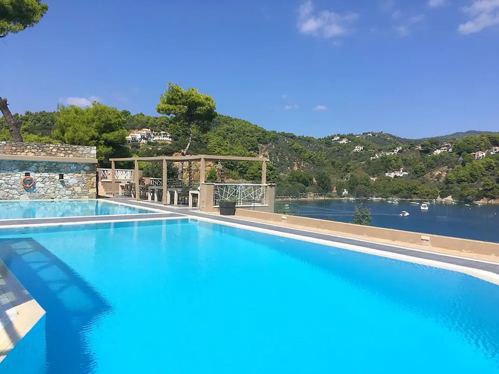 Cape Kanapitsa Hotel & Suites