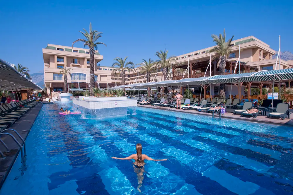 Crystal Deluxe Resort