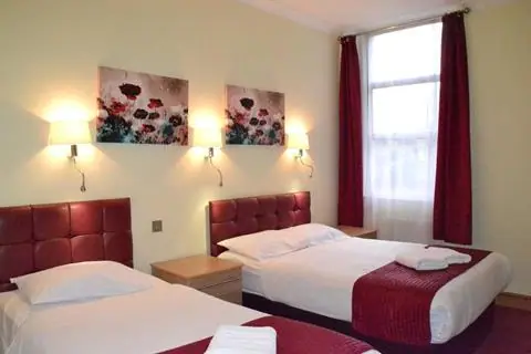 Hotel 65