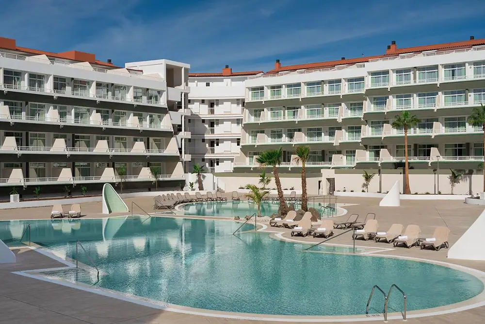 Hotel Gara Suites