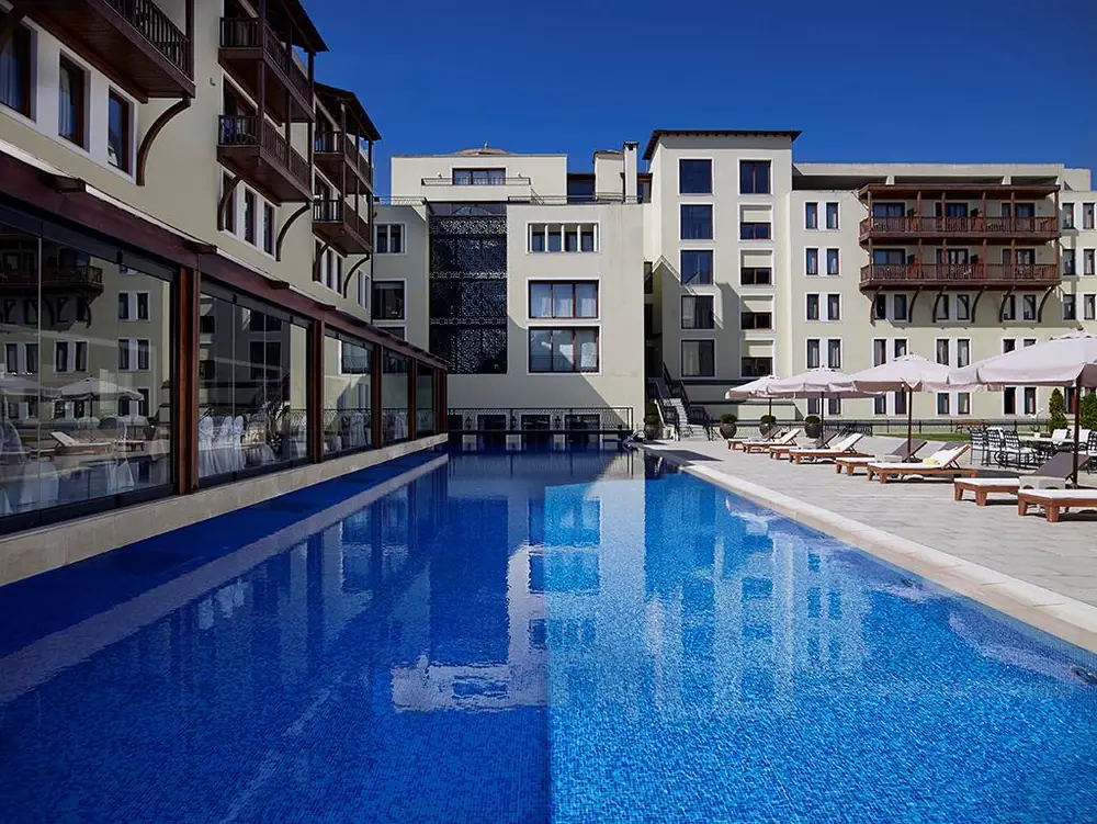 Hotel Grand Serai – inclusief huurauto