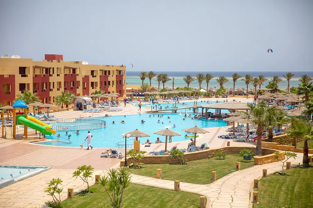 Hotel Royal Tulip Beach Resort