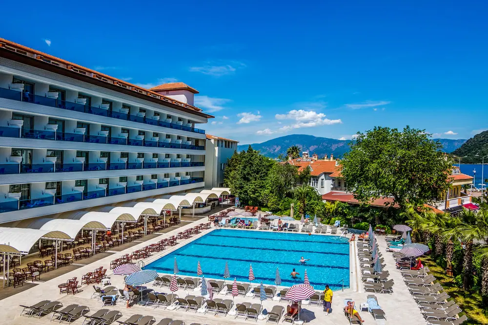 L’ Etoile Hotel
