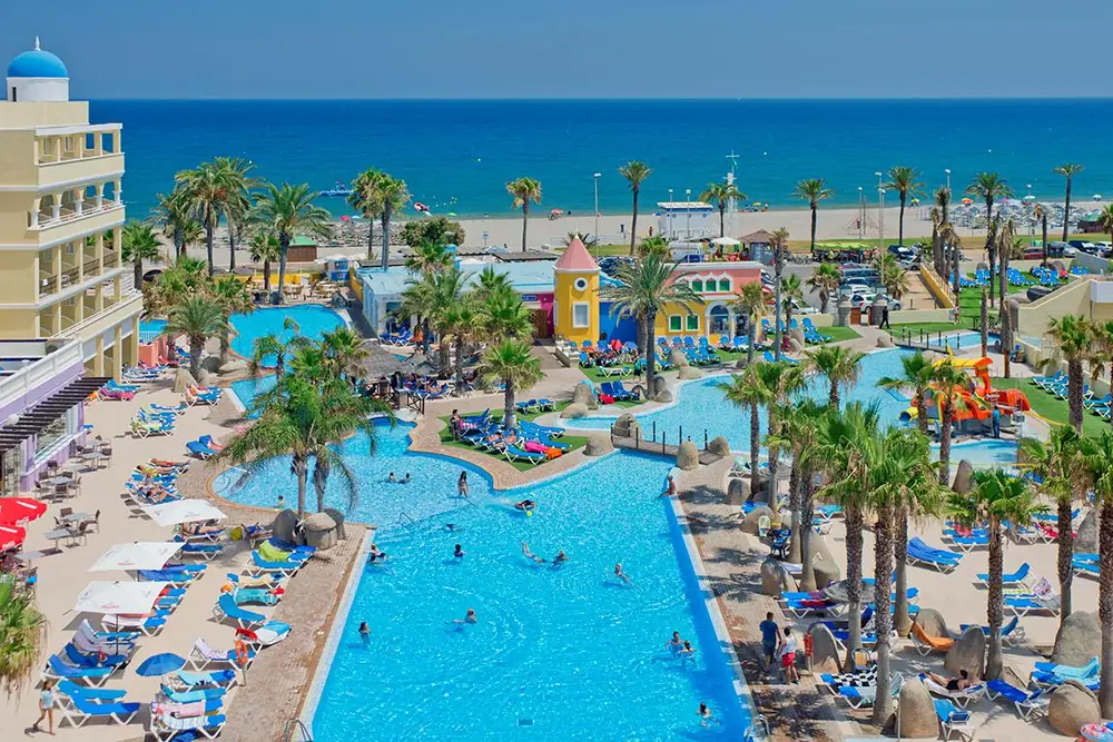Mediterraneo Bay Hotel and Resort