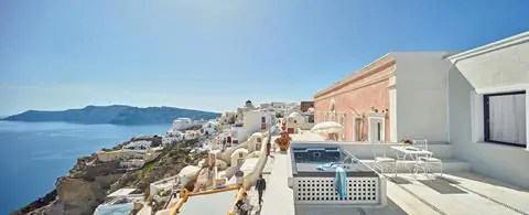 Oia Maltese Luxury Suites