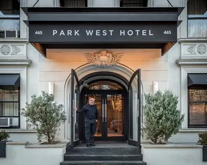 Park West Hotel (voorheen Astor on the Park)