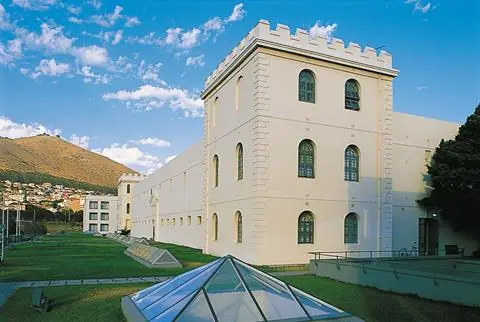 Protea Breakwater Lodge