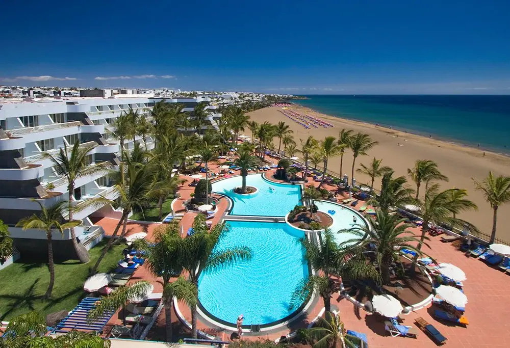Suite Hotel Fariones