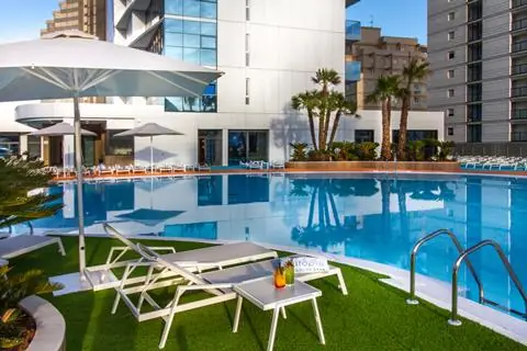 Suitopia Sol y Mar Suites Hotel