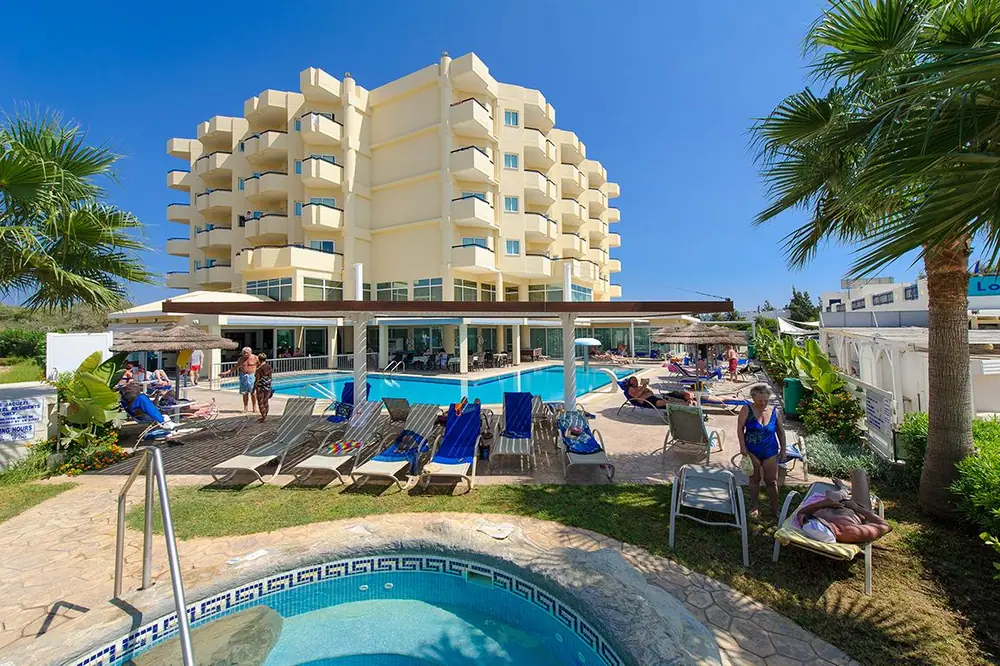 Tasia Maris Sands