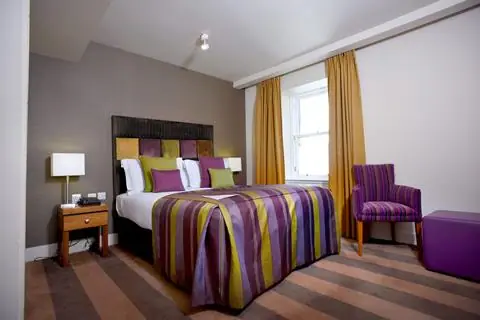 Ten Hill Place