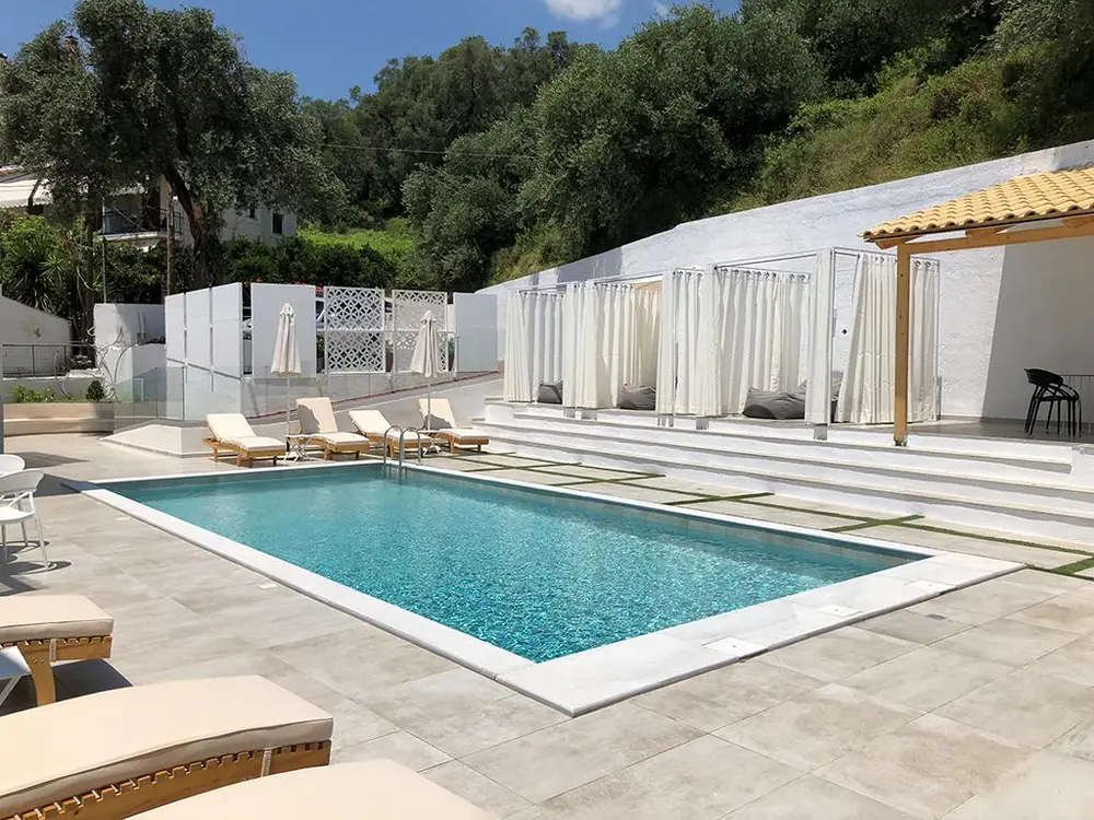 Theros Suites – adults only