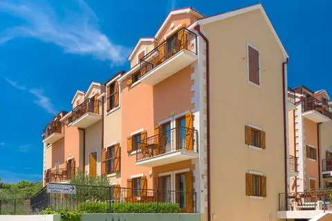 Vallum Apartments