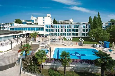 Zorna Plava Laguna
